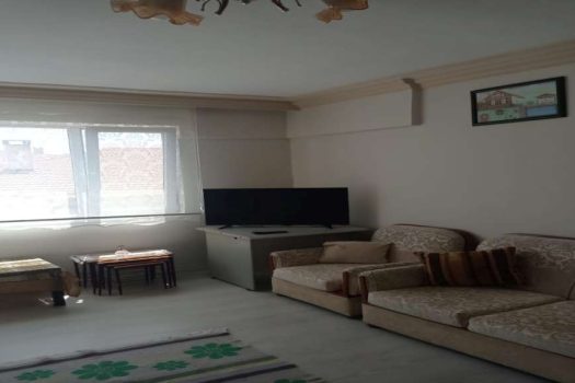 Küçükköy Sarımsaklı satılık bakımlı ara kat daire ayrı mutfak