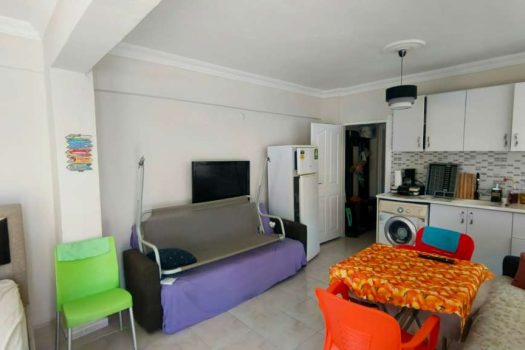 Sarımsaklı merkezde tek tapuda satılık iki adet 1+1 yatırımlık daire.