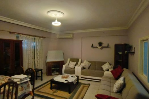 Sarımsaklı'da Denize Çok Yakın ve Tamamen Yenilenmiş Daire