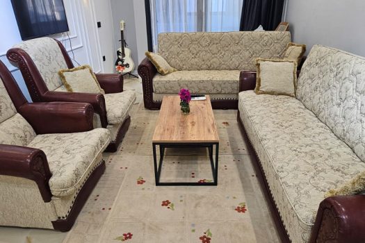 Ayvalık Sarımsaklı satılık havuzlu sitede lüks daire 2+1