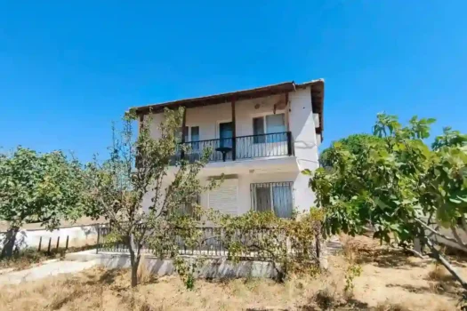 Ayvalık Küçükköy Yeniçarohori'de satılık taş ev