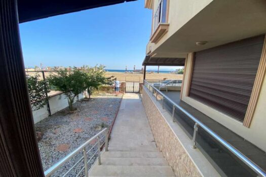 ayvalık sarımsaklı satılık villa denize sifir