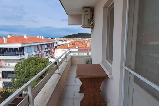 Ayvalık Sarımsaklı 2+1 satılık daire balkon